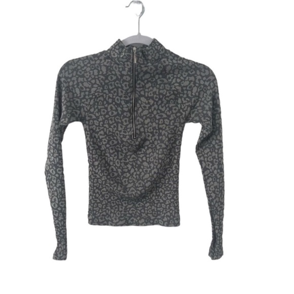 NWT FREE PEOPLE Leopard Print Zip Turtleneck Top In Carbon Silver Size XS/S - Picture 2 of 7